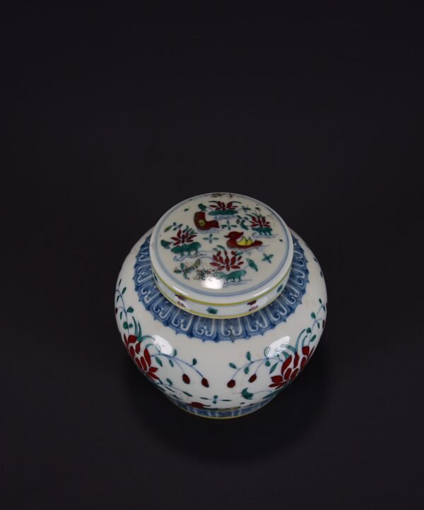Old Collection of Ming Chenghua Doucai Lotus Pond Pattern Jar - Image 3