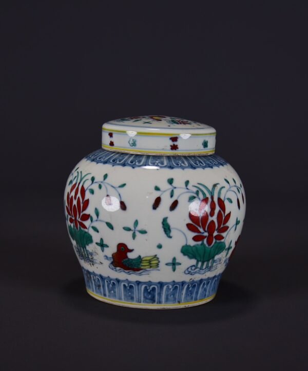 Old Collection of Ming Chenghua Doucai Lotus Pond Pattern Jar - Image 4