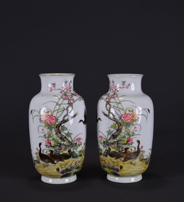 Old collection of Qing Yongzheng enamel painted reed and wild geese pattern winter melon vase