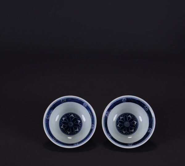 Old Collection of Ming Xuande Blue and White Tang Grass Pattern Bowl - Image 6