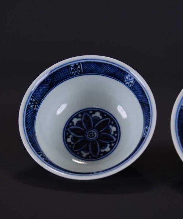 Old Collection of Ming Xuande Blue and White Tang Grass Pattern Bowl - Image 8