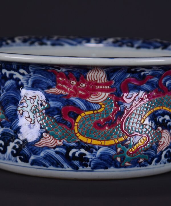 old collection of Ming Xuande blue and white five-color dragon pattern folded edge washbasin - Image 4