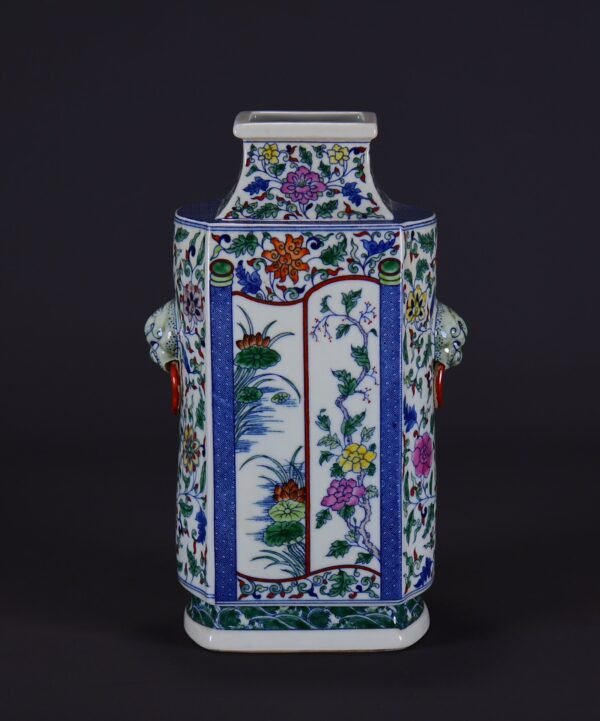 Old collection of Qing Dynasty Qianlong Doucai opening four seasons flower pattern