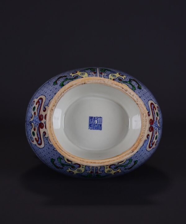 old collection of a Qing Dynasty Qianlong Doucai animal face pattern Guan Erzun - Image 9