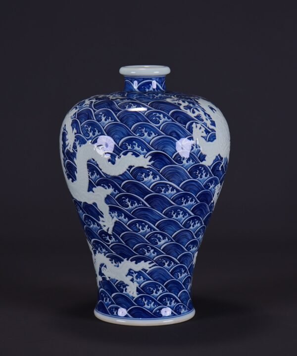 old collection of Qing Yongzheng blue and white sea water carving of a blue dragon - Image 6