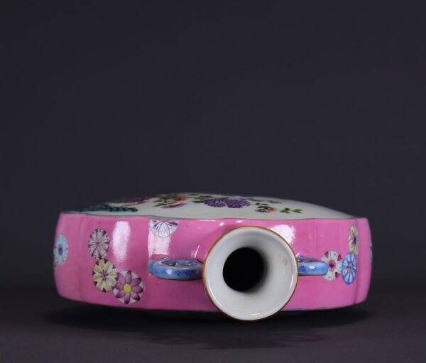 old collection of Qing Dynasty Qianlong famille rose flower and bird double-eared flat vase - Image 6
