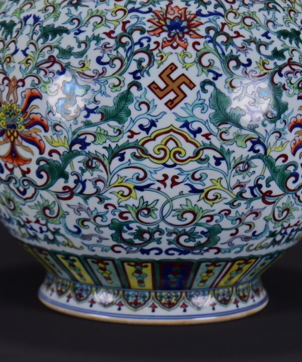 vase with double dragon ears and doucai Wanfu Qingshou from the Qianlong period of the Qing Dynasty - Image 3