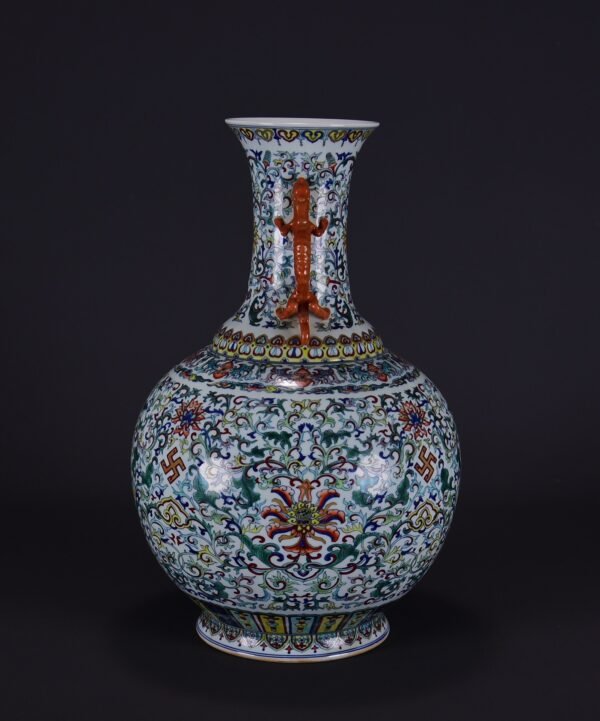 vase with double dragon ears and doucai Wanfu Qingshou from the Qianlong period of the Qing Dynasty - Image 5