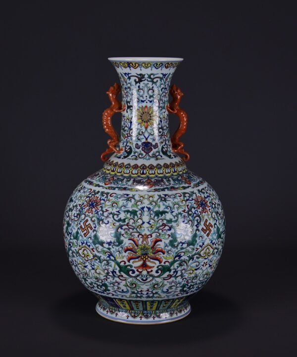 vase with double dragon ears and doucai Wanfu Qingshou from the Qianlong period of the Qing Dynasty
