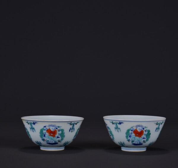 Old collection of Ming Chenghua Doucai baby play cup