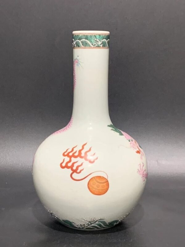 Qing Qianlong famille rose dragon pattern celestial sphere vase - Image 3