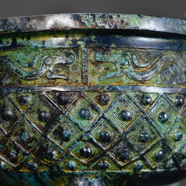 Bronze tripod from Shang and Zhou Dynasty - Image 9