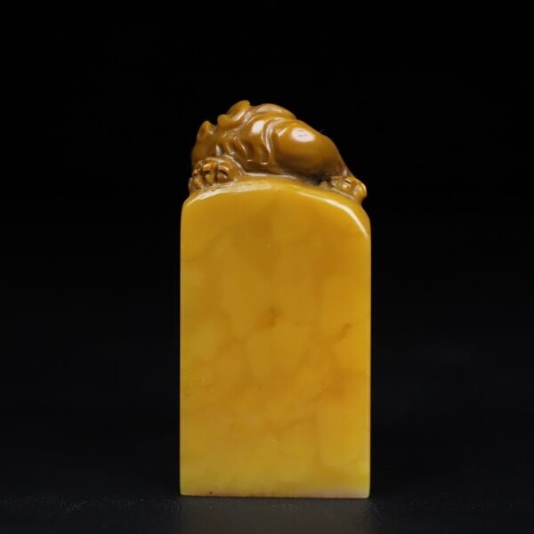 Old collection of wooden box Shoushan stone dragon button seal - Image 4