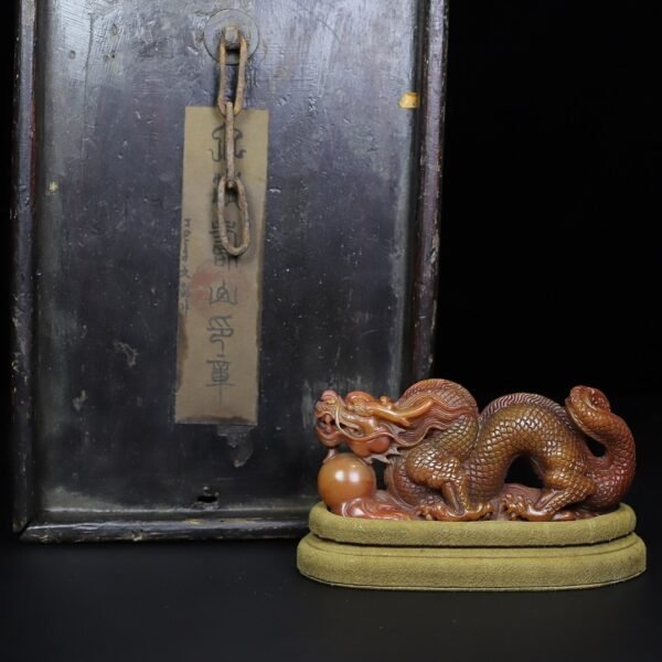 Old collection of wooden box Shoushan stone Tenglong play with pearl seal ornaments