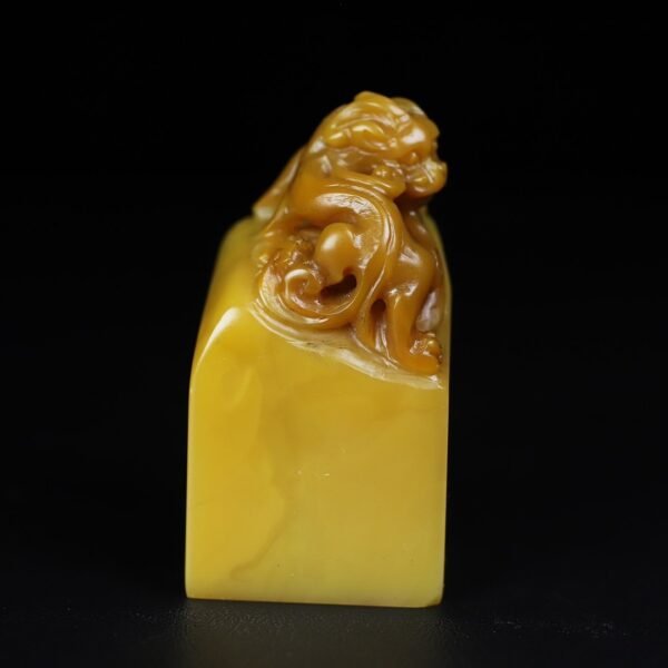 Old collection of wooden box Shoushan stone dragon button seal - Image 3