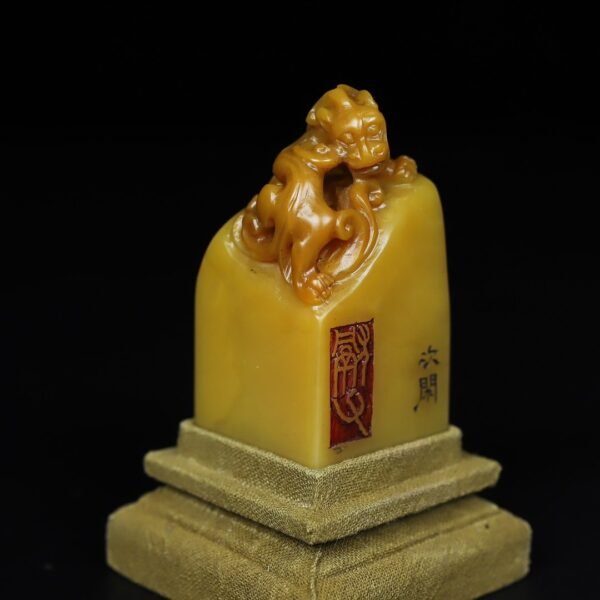 Old collection of wooden box Shoushan stone dragon button seal - Image 6