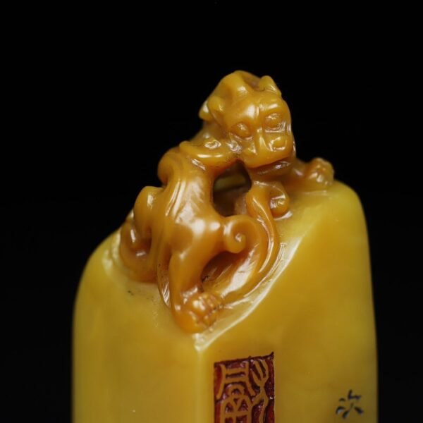 Old collection of wooden box Shoushan stone dragon button seal - Image 8