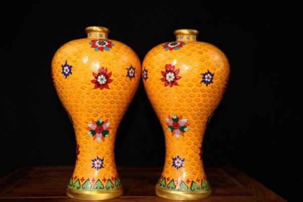 Old collection of pure copper cloisonne plum vase vase ornaments, pure handmade cloisonné enamel