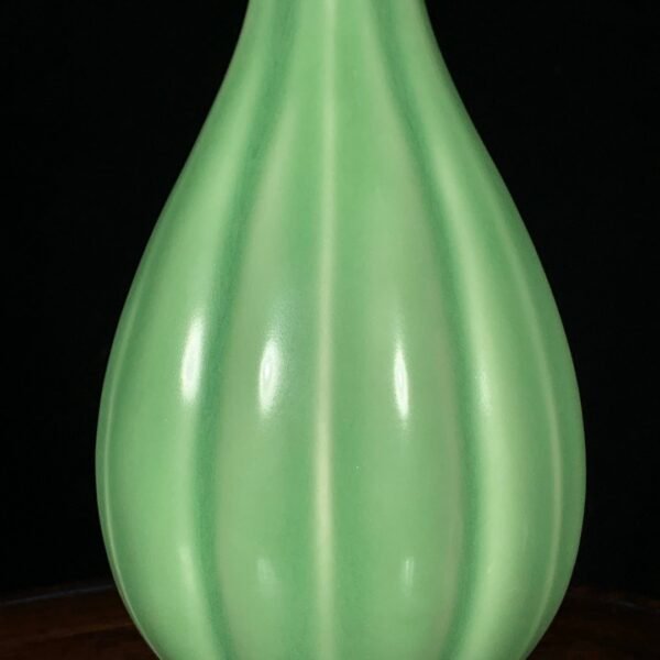 Song Longquan kiln plum green glaze flower mouth vase - Image 3