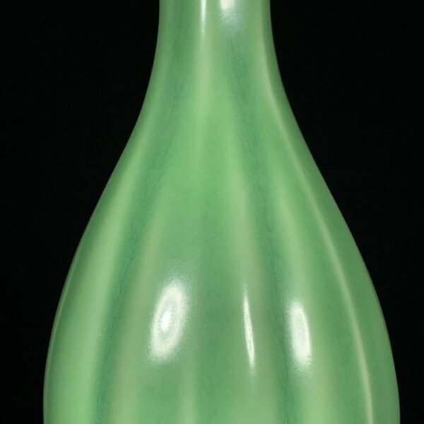 Song Longquan kiln plum green glaze flower mouth vase - Image 4