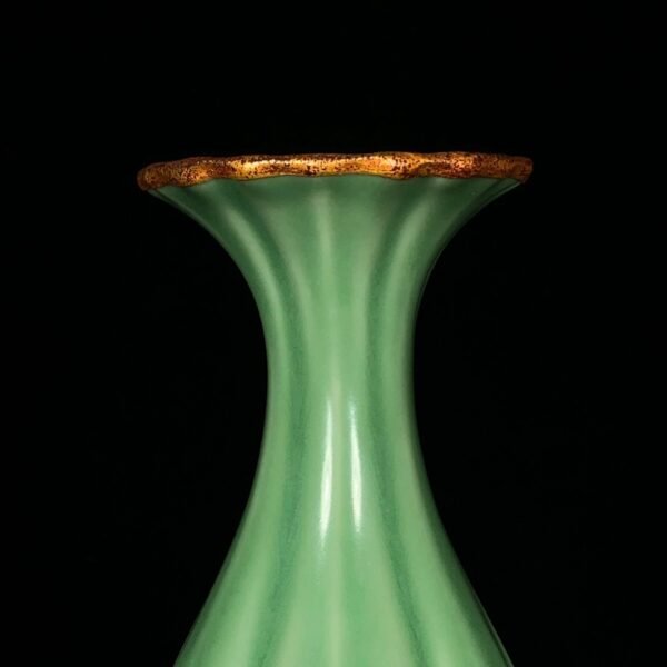 Song Longquan kiln plum green glaze flower mouth vase - Image 6