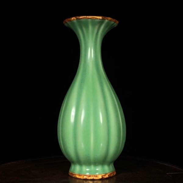Song Longquan kiln plum green glaze flower mouth vase - Image 2
