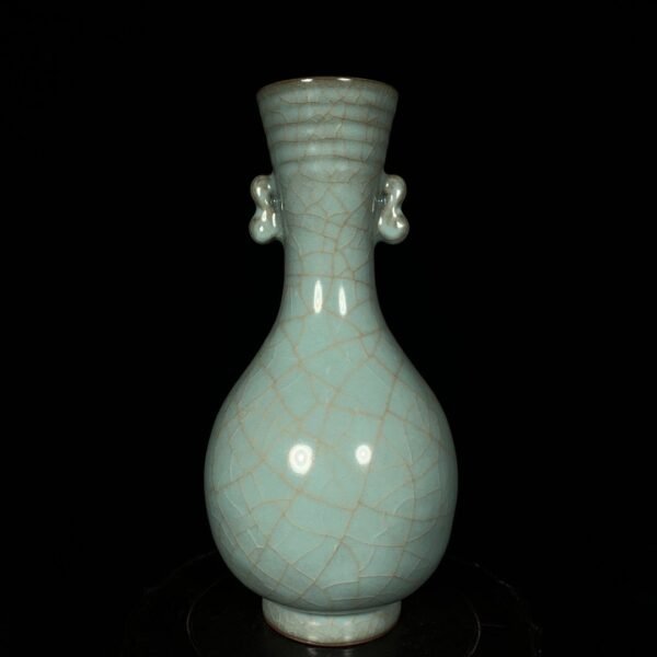 Song Dynasty official kiln double-eared vase