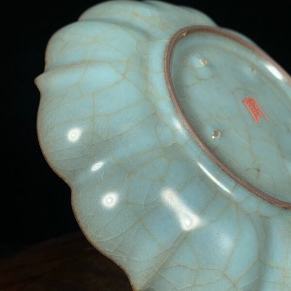 Song Dynasty official kiln carved figure pattern flower mouth washbasin - Image 4
