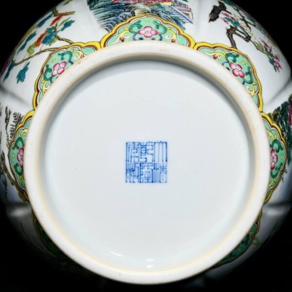 Qianlong famille rose melon-shaped vase with four seasons landscape and flower patterns - Image 8