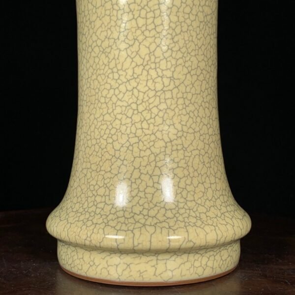 Song Dynasty Geyao Flower Vase - Image 5