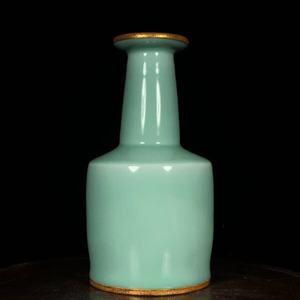 Song Dynasty Longquan kiln powder green glaze paper hammer bottle - Image 5