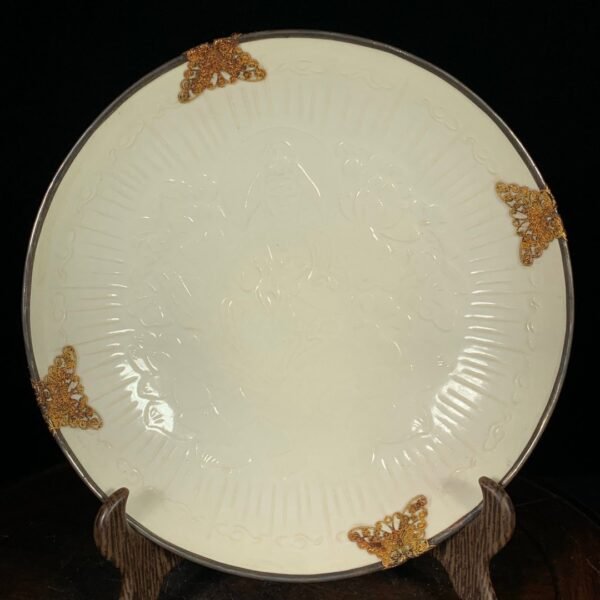 Song Ding kiln covered mouth cloisonné Guanyin plate