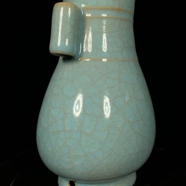 Song Ru kiln ice crackle pierced ear vase - Image 4