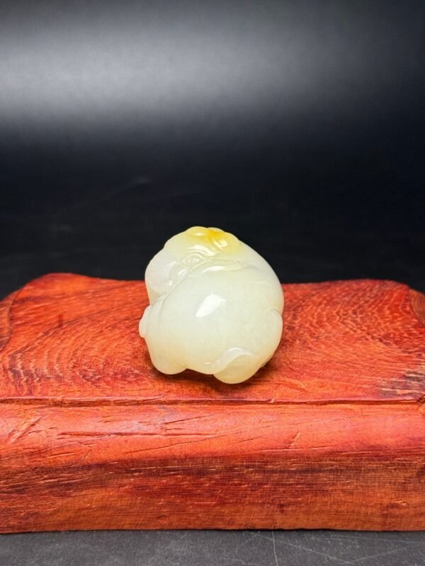 Hetian jade pendant elephant, auspicious, peaceful, exquisite and vivid shape - Image 2