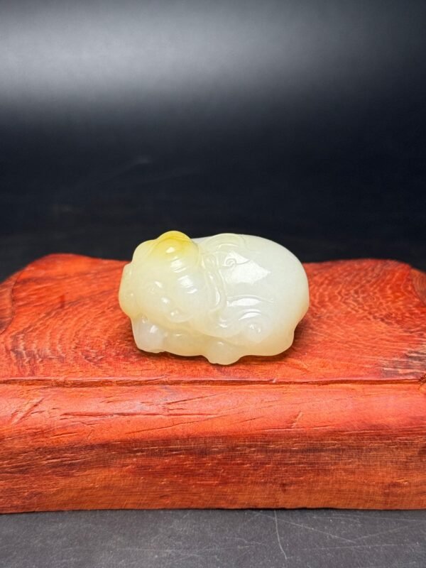 Hetian jade pendant elephant, auspicious, peaceful, exquisite and vivid shape - Image 5