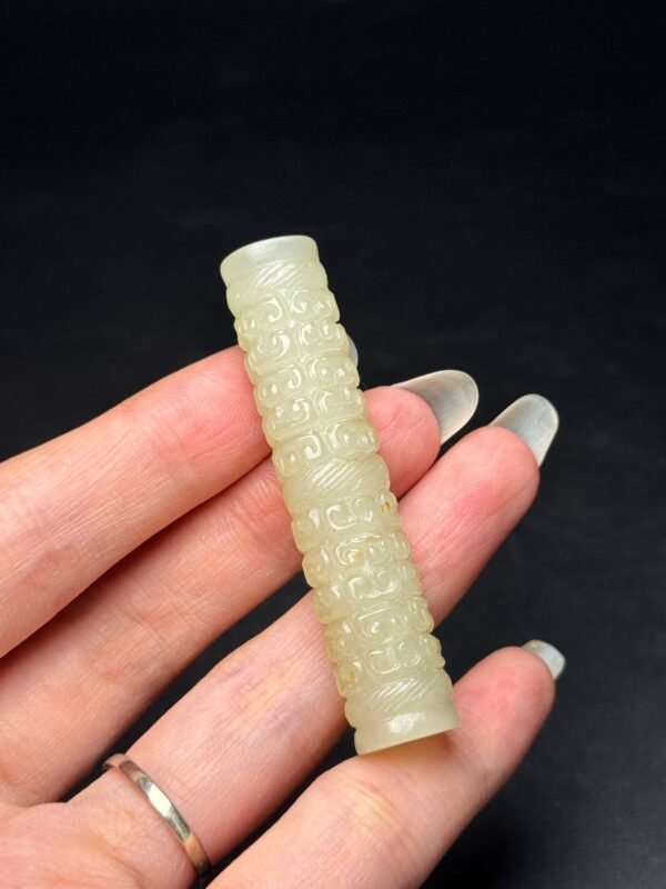 Hetian jade bridle, carved with Ruyi pattern, auspicious and auspicious, exquisite shape - Image 2