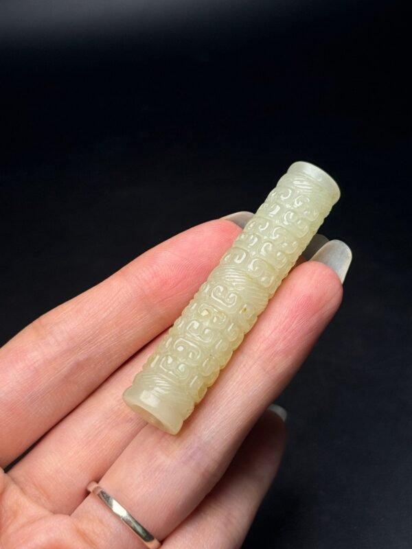 Hetian jade bridle, carved with Ruyi pattern, auspicious and auspicious, exquisite shape - Image 3