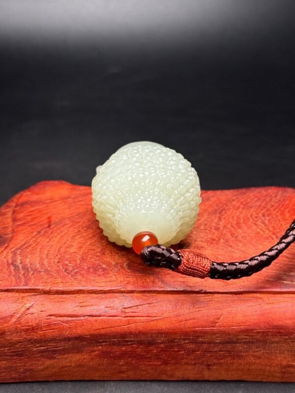 Hetian jade pendant Buddha head, protect peace and smoothness, exquisite shape - Image 5