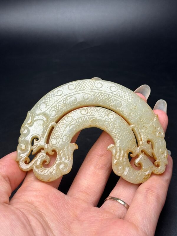 Hetian jade jade pendant, double dragons protecting the owner, auspicious, exquisite shape - Image 2