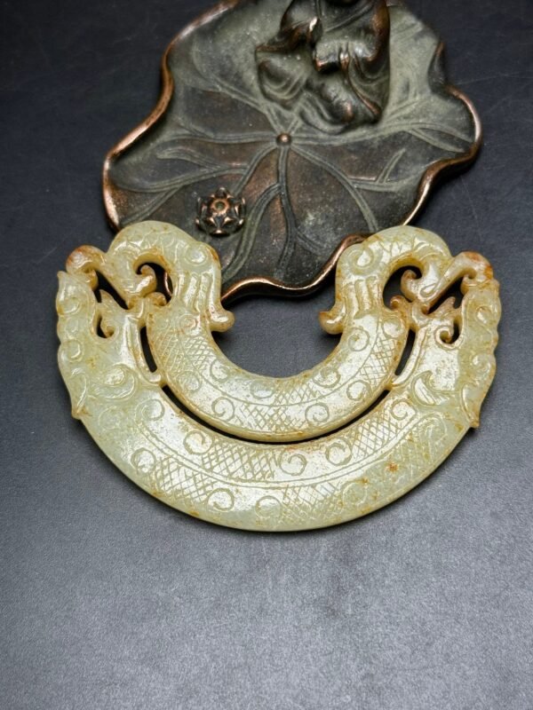 Hetian jade jade pendant, double dragons protecting the owner, auspicious, exquisite shape - Image 4