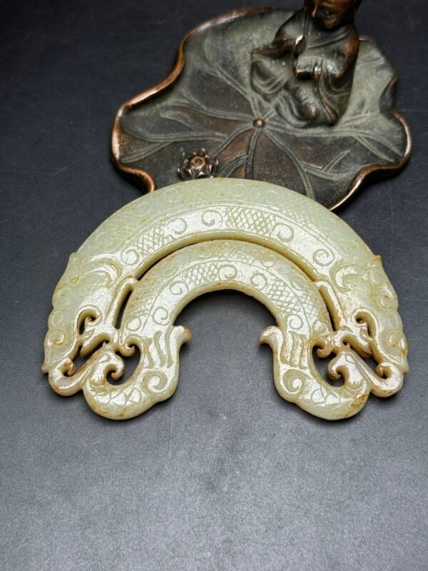 Hetian jade jade pendant, double dragons protecting the owner, auspicious, exquisite shape - Image 6