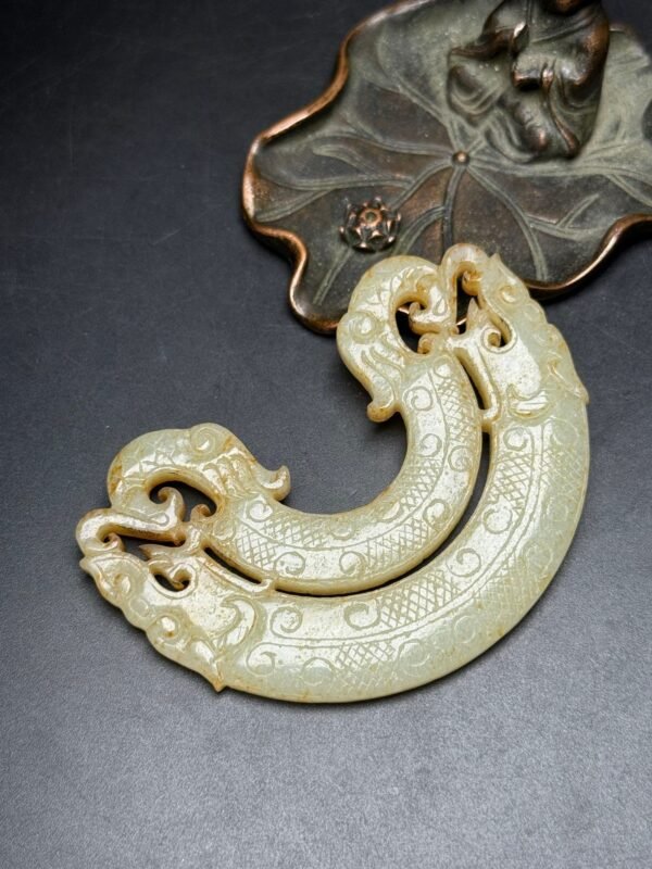 Hetian jade jade pendant, double dragons protecting the owner, auspicious, exquisite shape - Image 9