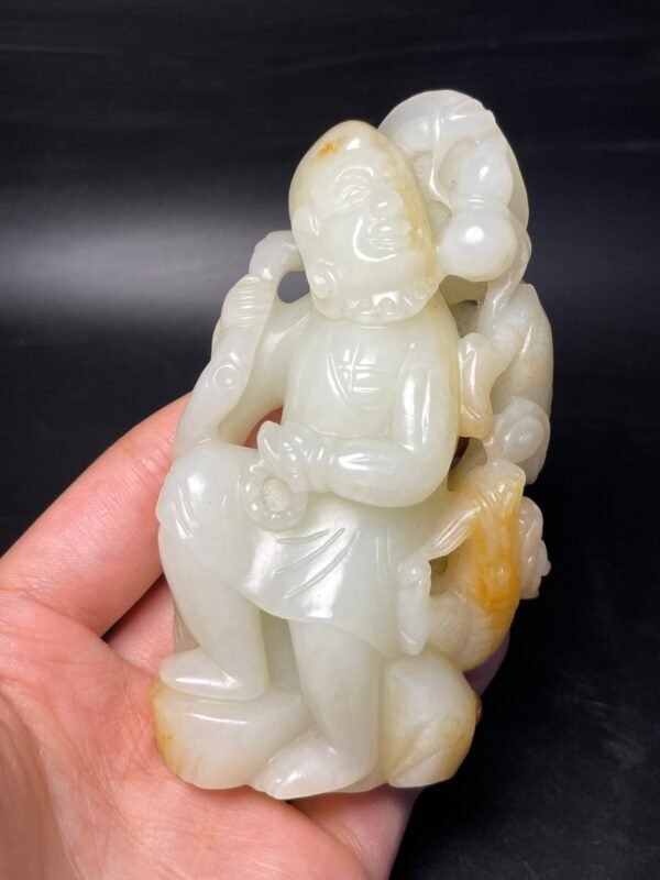 Hetian jade Ming and Qing dynasty jade pieces, subduing dragon arhat - Image 2