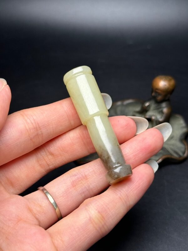 Hetian jade old cigarette holder, simple shape, smooth lines, warm jade - Image 2
