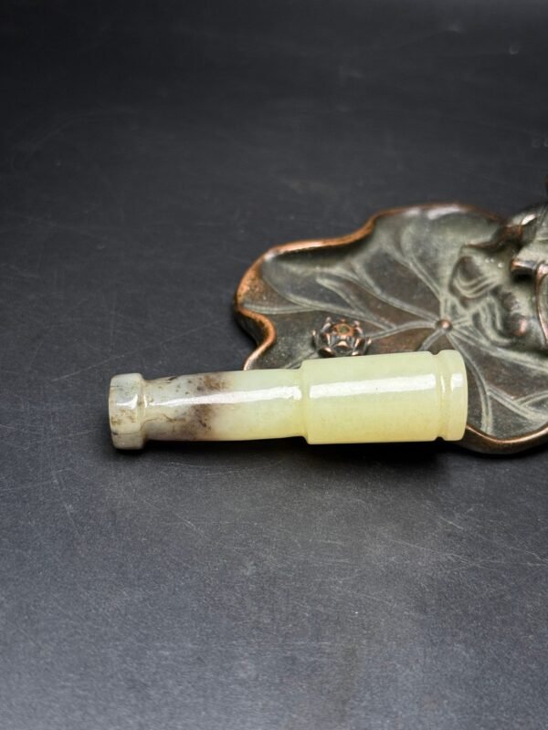 Hetian jade old cigarette holder, simple shape, smooth lines, warm jade - Image 5