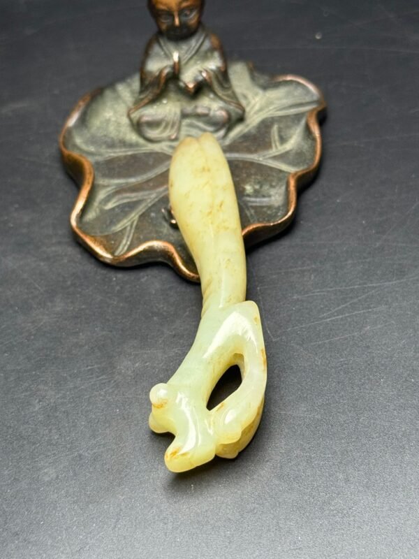 Hetian Jade Mantis Jade Piece, full of gold and jade, prosperous and developed, unique shape