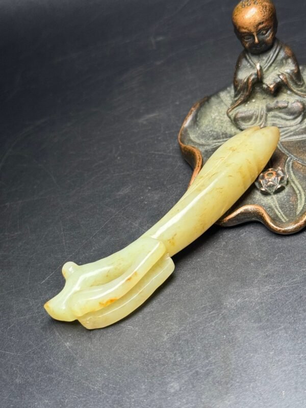 Hetian Jade Mantis Jade Piece, full of gold and jade, prosperous and developed, unique shape - Image 4
