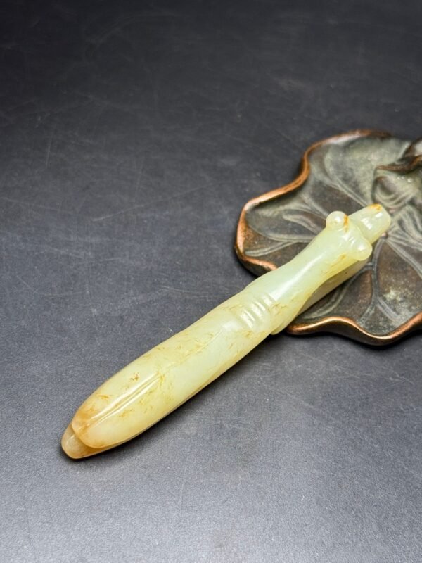 Hetian Jade Mantis Jade Piece, full of gold and jade, prosperous and developed, unique shape - Image 6