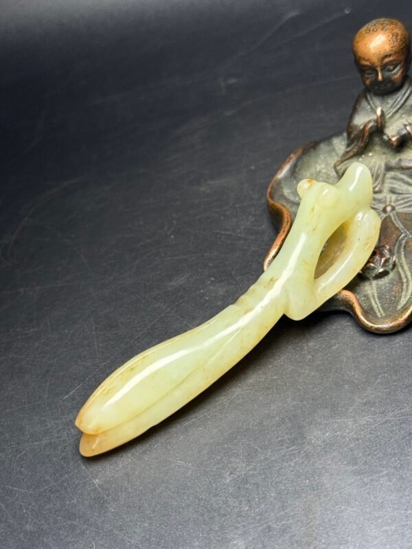 Hetian Jade Mantis Jade Piece, full of gold and jade, prosperous and developed, unique shape - Image 9