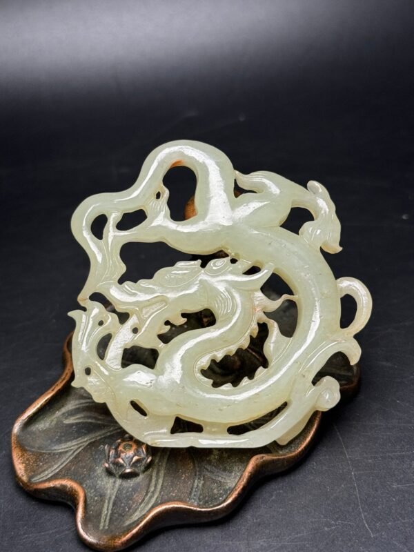 Hetian Jade Panlong Jade Pendant, dragon travels around the world, attracts wealth and fortune